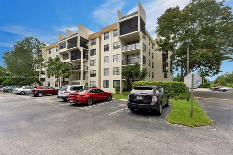 6190 Woodlands Blvd # 108, Tamarac FL 33319