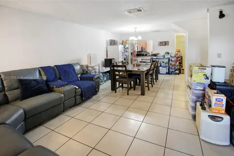 9220 NW 14th St # 272, Pembroke Pines FL 33024