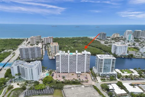 936 Intracoastal Dr # 3E, Fort Lauderdale FL 33304