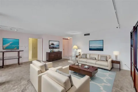 936 Intracoastal Dr # 3E, Fort Lauderdale FL 33304