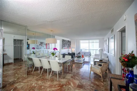 6039 Collins Ave # 1728, Miami Beach FL 33140