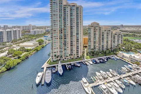 3370 Hidden Bay Dr # 2114, Aventura FL 33180