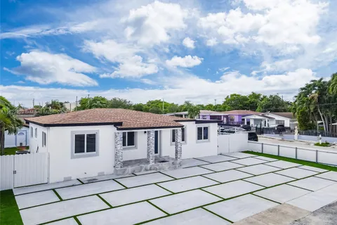 3790 W 6th Ln, Hialeah FL 33012