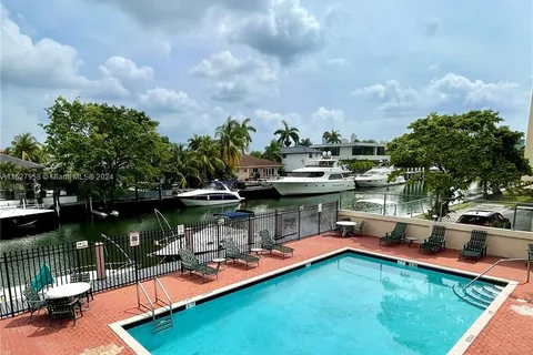 2903 N Miami Beach Blvd # 302, North Miami Beach FL 33160