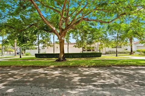 1091 Ibis Ave, Miami Springs FL 33166