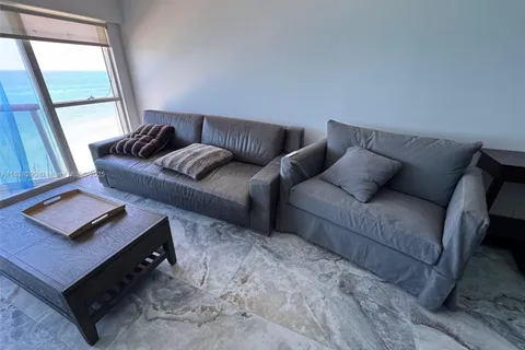 6767 Collins Ave # 1509, Miami Beach FL 33141