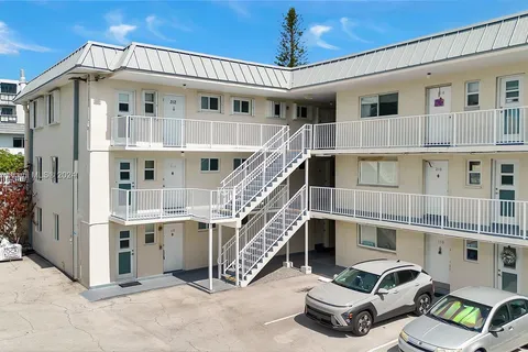 240 Galen Dr # 112, Key Biscayne FL 33149