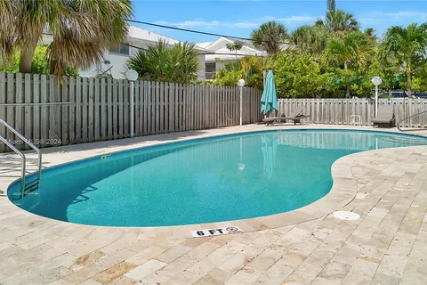 240 Galen Dr # 112, Key Biscayne FL 33149
