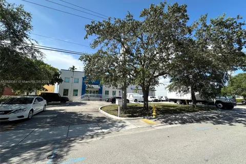 10815 NW 33rd St, Doral FL 33172