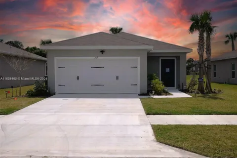 209 Raspberry Rd, Fort Pierce FL 34981