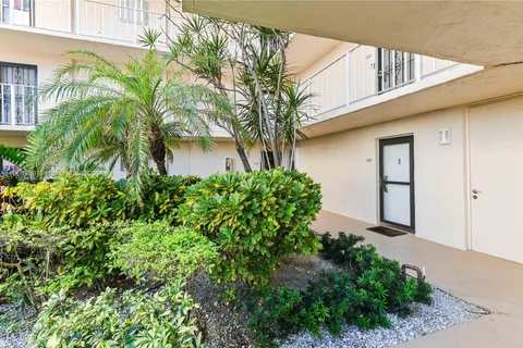 3575 S Ocean Blvd # 109, South Palm Beach FL 33480