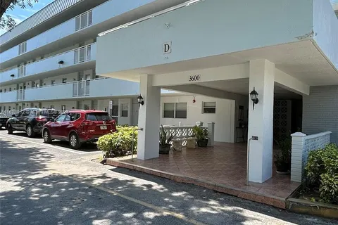 3600 NE 170th St # 411, North Miami Beach FL 33160