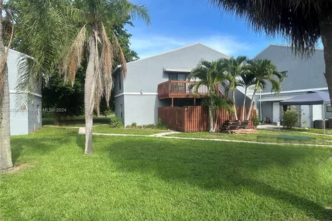 22 Crossings Cir, Boynton Beach FL 33435