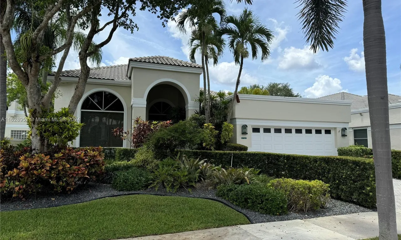 2743 Pinehurst, Weston FL 33332