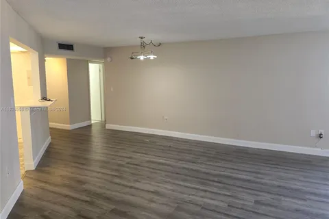 2750 NE 183rd St # 1212, Aventura FL 33160