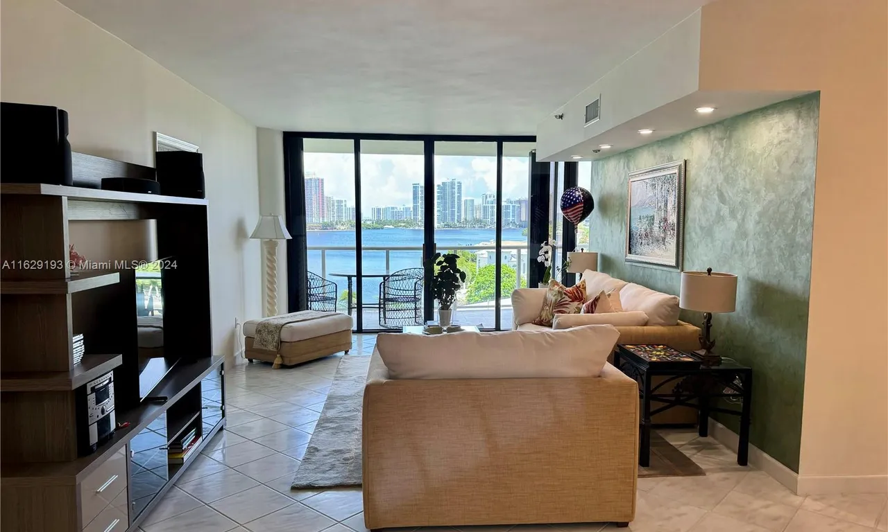 4000 Island Blvd # 605, Aventura FL 33160