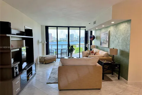 4000 Island Blvd # 605, Aventura FL 33160