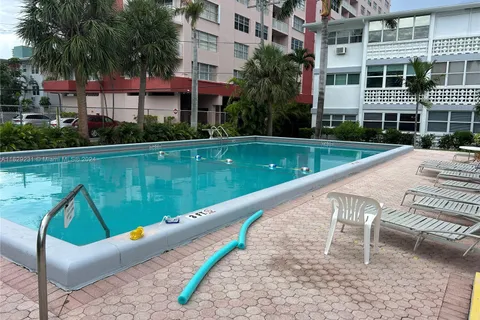 3133 S Ocean Dr # 117, Hallandale Beach FL 33009