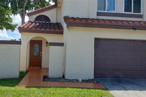 6236 NW 176th Ter, Hialeah FL 33015