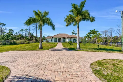 90 NW 22nd, Naples FL 34120