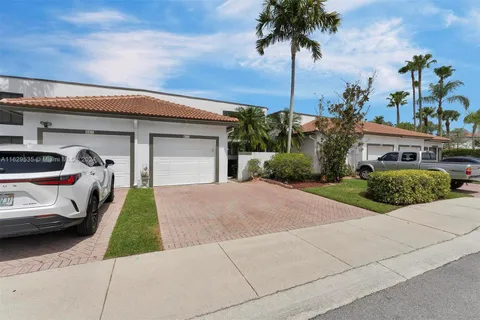 671 SW 158th Way, Pembroke Pines FL 33027