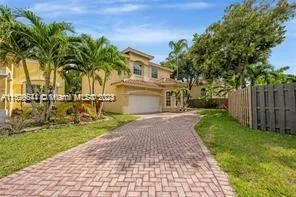 2010 NW 98th Way # 1, Pembroke Pines FL 33024