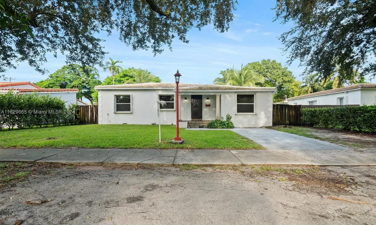 540 Cardinal St, Miami Springs FL 33166