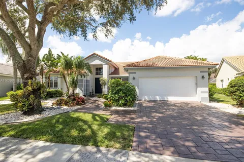 7785 Dorchester Rd, Boynton Beach FL 33472