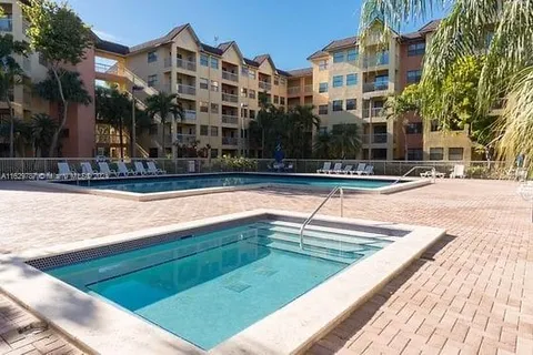 8353 Lake Dr # 202, Doral FL 33166