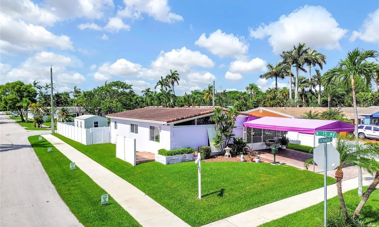 1502 Shenandoah St, Hollywood FL 33020