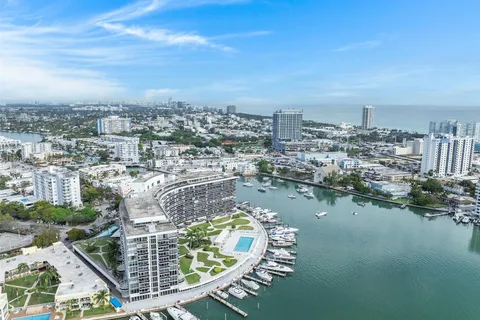 900 Bay Dr # 605, Miami Beach FL 33141