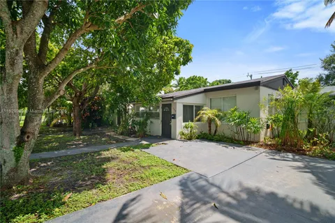 1950 NE 182nd St, North Miami Beach FL 33162