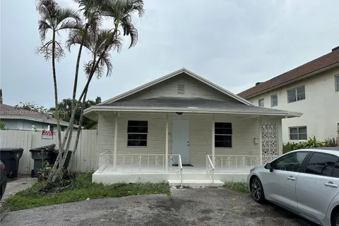 2742 Pierce St, Hollywood FL 33020