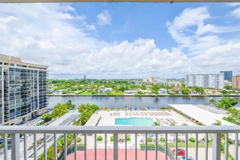 1985 S Ocean Dr # 10E, Hallandale Beach FL 33009