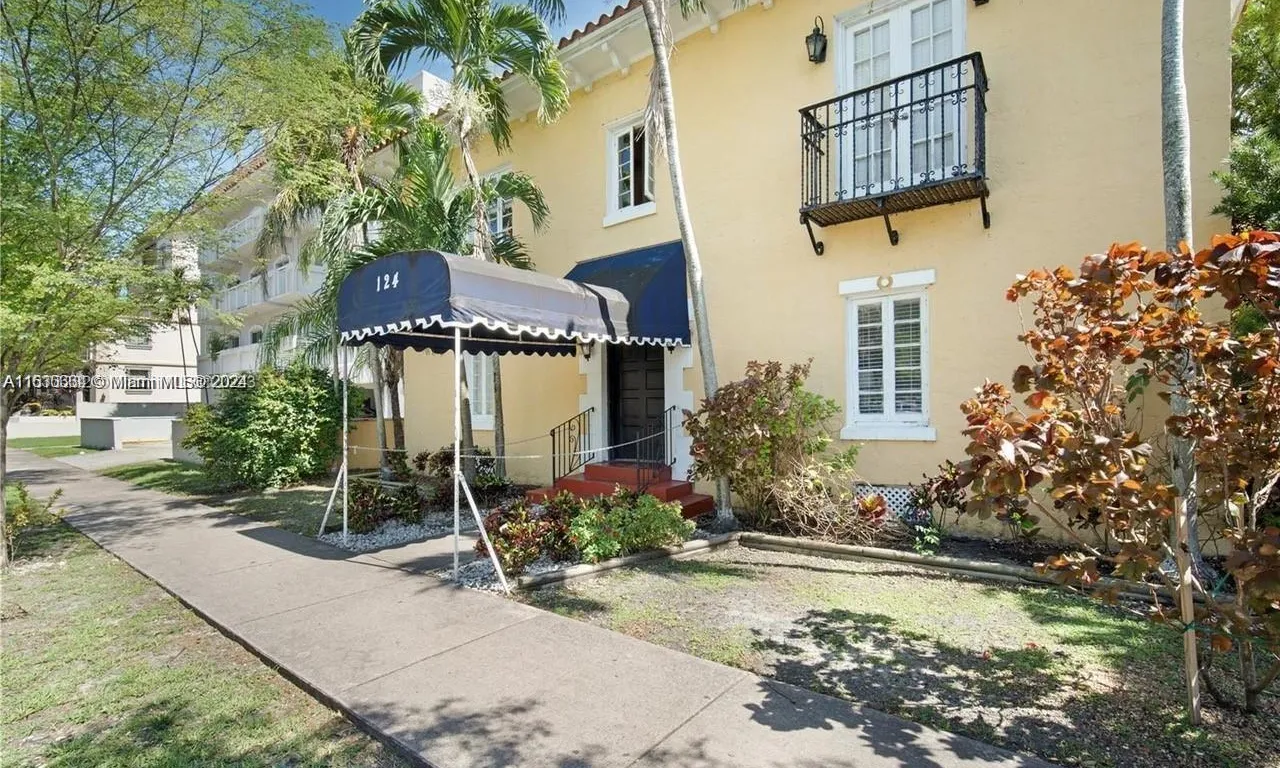 124 Mendoza Ave # 3, Coral Gables FL 33134