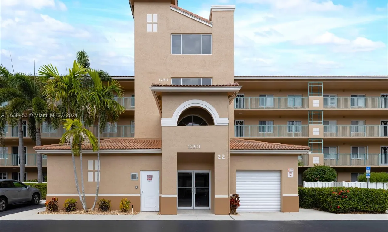 12511 Imperial Isle Dr # 308, Boynton Beach FL 33437