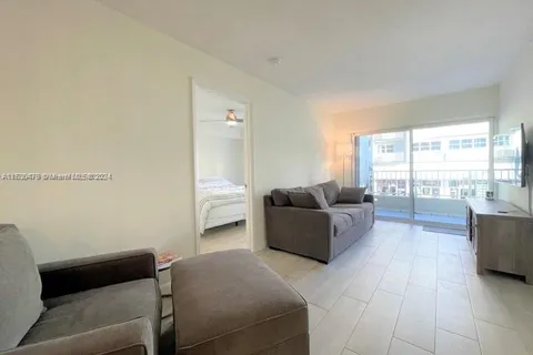 2600 Collins Ave # 206, Miami Beach FL 33140