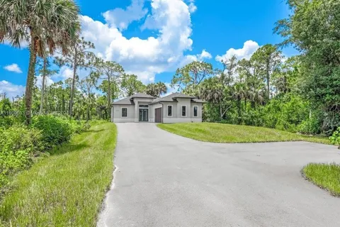 1870 NE 22nd Ave, Naples FL 34120