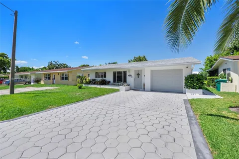 4905 NW 53rd St, Tamarac FL 33319