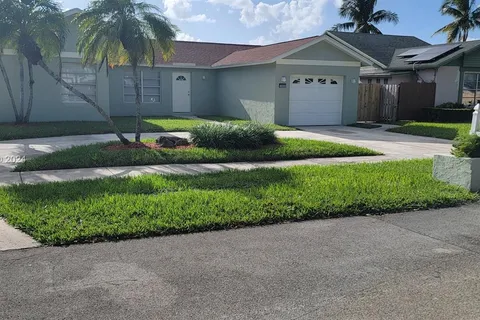 15632 SW 142nd Ct, Miami FL 33177