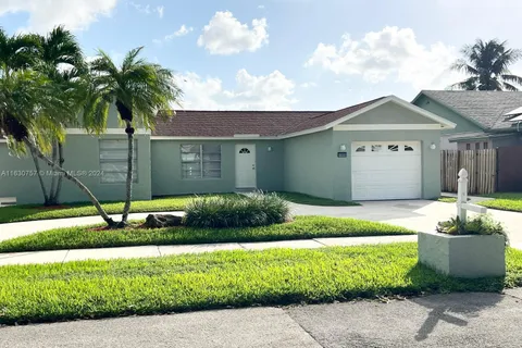 15632 SW 142nd Ct, Miami FL 33177