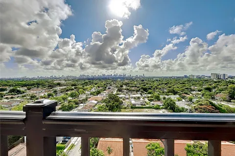 1627 SW 37th Ave # 1004, Miami FL 33145