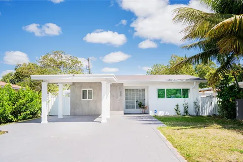 305 NW 122nd, North Miami FL 33168