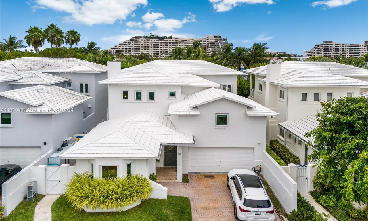 16 Turtle Walk, Key Biscayne FL 33149