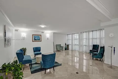 800 Parkview Dr # 430, Hallandale Beach FL 33009