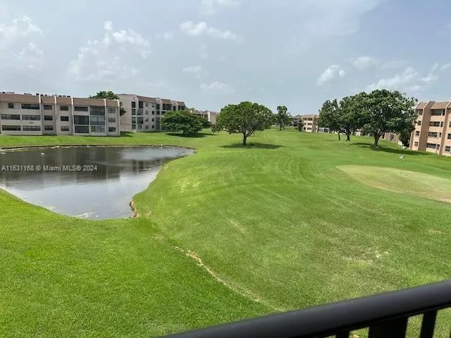 10101 Sunrise Lakes Blvd # 306, Sunrise FL 33322