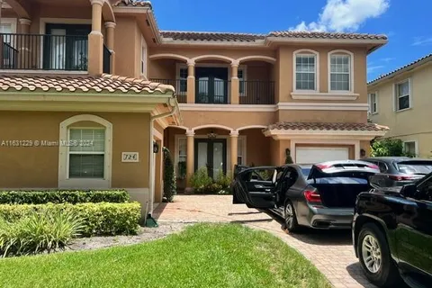 724 Cresta Cir, West Palm Beach FL 33413