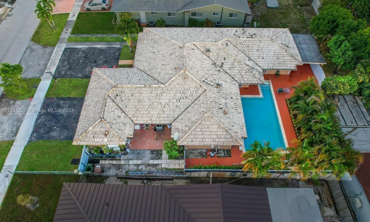 324 E 34th St, Hialeah FL 33013