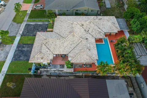 324 E 34th St, Hialeah FL 33013
