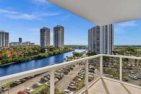 3701 N Country Club Dr # 803, Aventura FL 33180